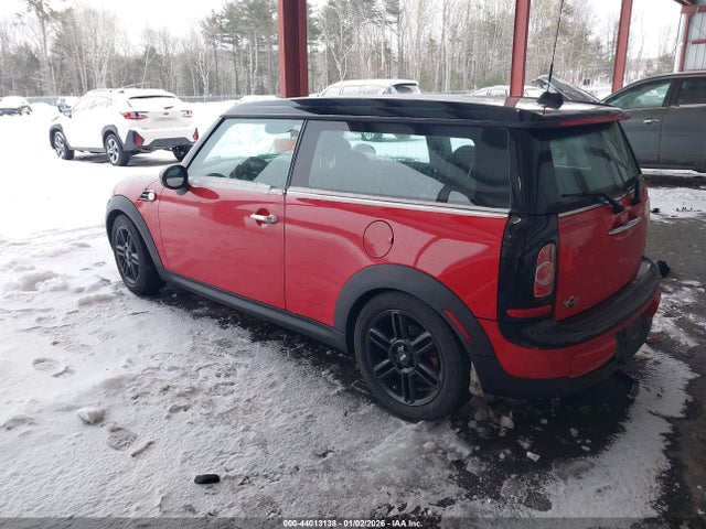 2012 MINI COOPER CLUBMAN WMWZF3C5XCT268181 Photo 2