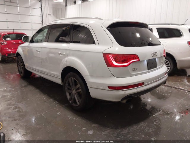 2015 AUDI Q7 WA1LGAFE2FD006105 Photo 2