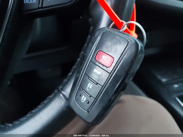 4T1M11AK4LU879242 Toyota CAMRY SE