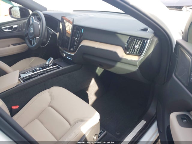 2026 VOLVO XC60 YV4M12RC6T1341535 Photo 4