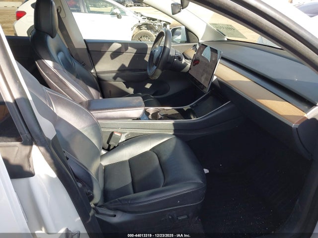 2020 TESLA MODEL Y 5YJYGDEE0LF026548 Photo 4