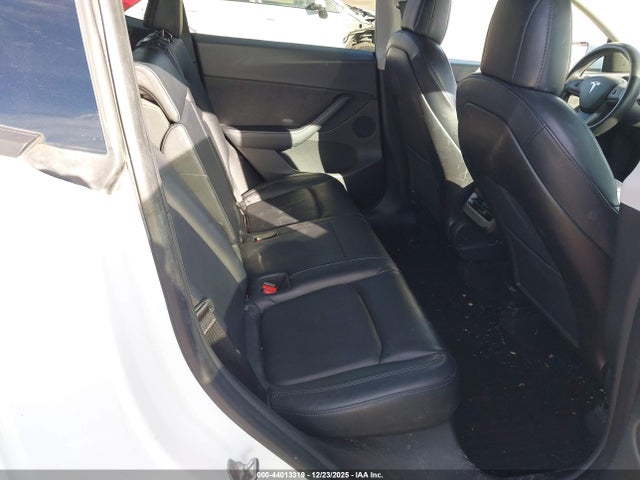 2020 TESLA MODEL Y 5YJYGDEE0LF026548 Photo 7