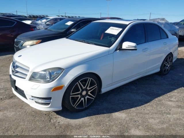 2013 MERCEDES-BENZ C 250 WDDGF4HB7DR267198 Photo 1