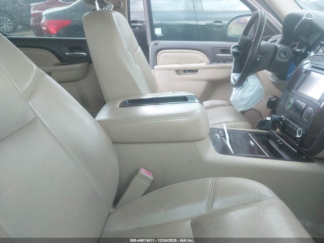 2014 GMC YUKON XL 1500 1GKS1MEF3ER164117 Photo 4