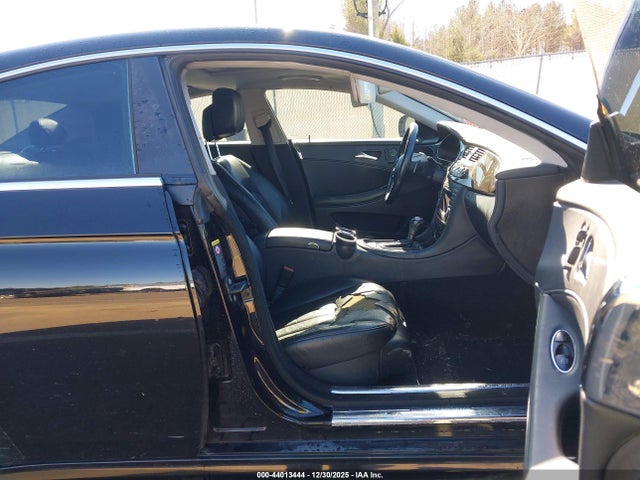2011 MERCEDES-BENZ CLS 550 WDDDJ7CB5BA170815 Photo 4