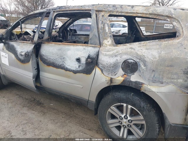 44013448 :رقم المزاد ، 1GNKRGKD4FJ152395 vin ، 2015 Chevrolet Traverse 1lt مزاد بيع