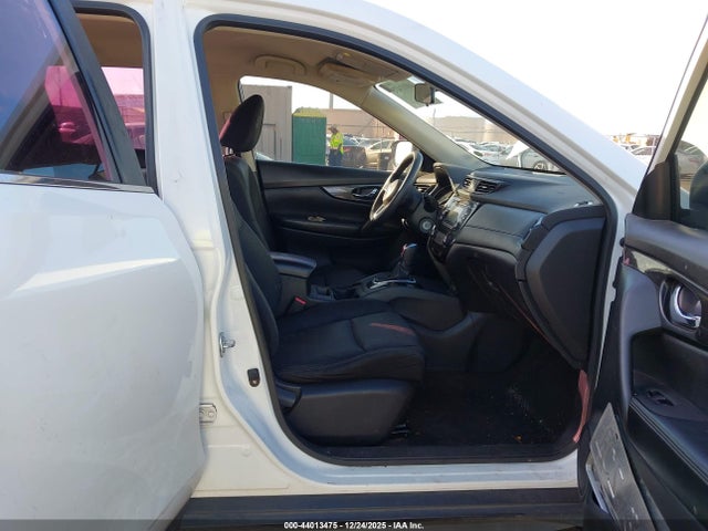 JN8AT2MTXHW149640 Nissan ROGUE S