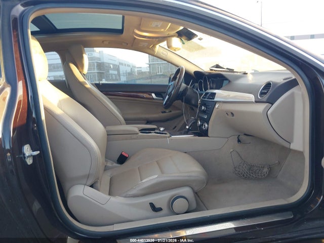 44013520 :رقم المزاد ، WDDGJ4HBXCF879460 vin ، 2012 Mercedes-benz C 250 مزاد بيع