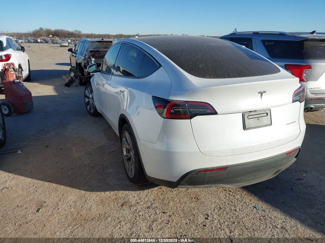 2023 TESLA MODEL Y 7SAYGDEE6PA182938 Photo 2