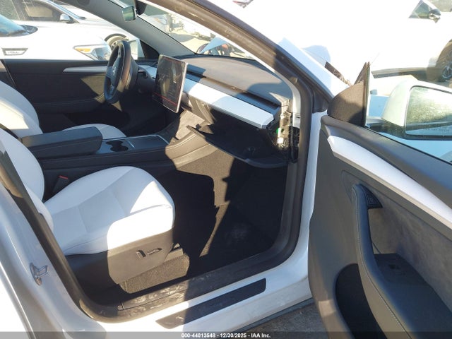 2023 TESLA MODEL Y 7SAYGDEE6PA182938 Photo 4