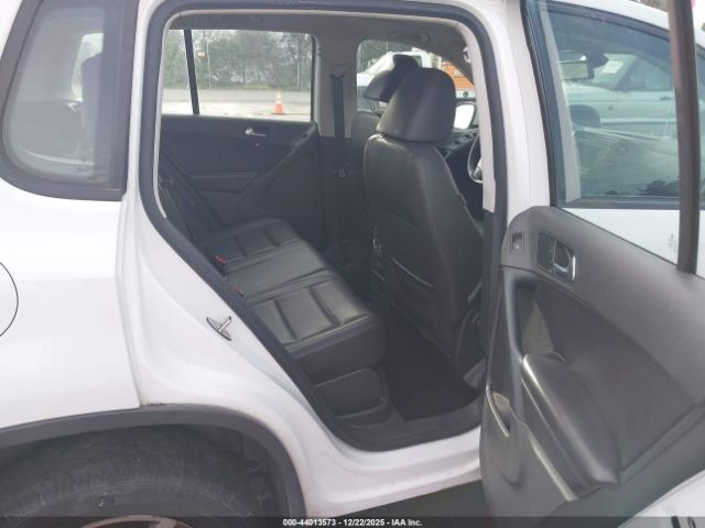 2017 VOLKSWAGEN TIGUAN WVGBV7AX6HK013572 Photo 7