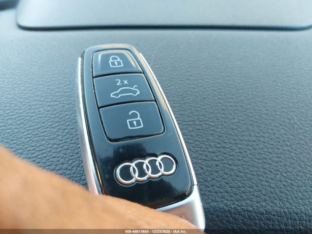 44013605 :رقم المزاد ، WA1VXBF77ND014408 vin ، 2022 Audi Q7 Prestige 55 Tfsi Quattro Tiptronic مزاد بيع