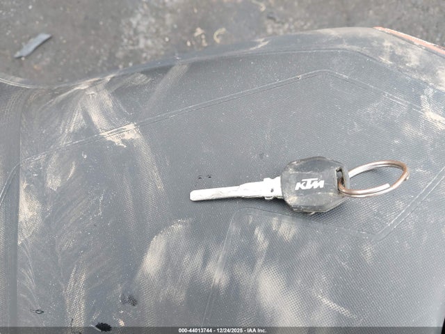 2022 KTM 890 VBKTU9401NM834020 Photo 10