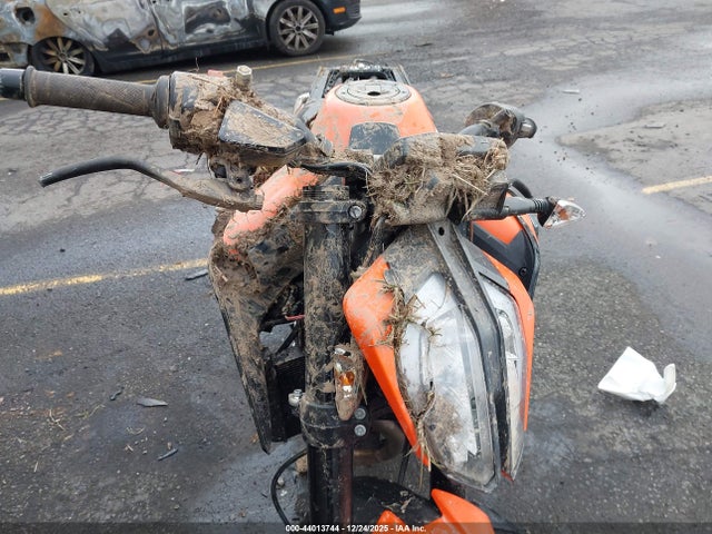 KTM 890 Duke R 2022 VBKTU9401NM834020 Image 15