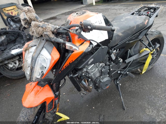 KTM 890 Duke R 2022 VBKTU9401NM834020 Image 16