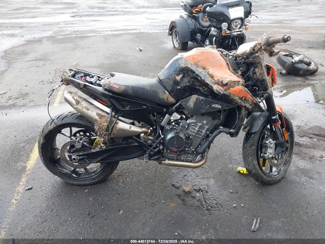KTM 890 Duke R 2022 VBKTU9401NM834020 Image 12