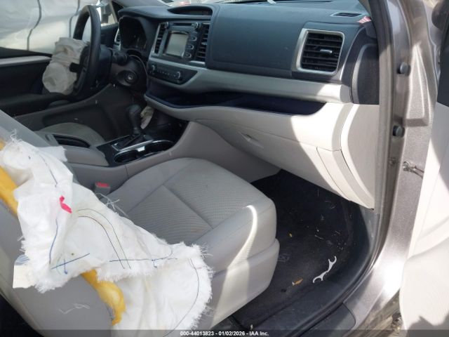 2017 TOYOTA HIGHLANDER 5TDZARFH4HS030617 Photo 4