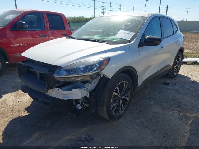 1FMCU0G61NUB56068 Ford ESCAPE SE