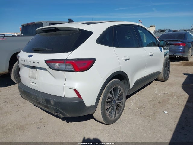 1FMCU0G61NUB56068 Ford ESCAPE SE