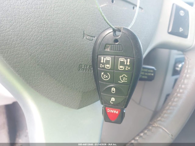 2009 Chrysler Town & Country Touring მანქანა იყიდება აუქციონზე, vin: 2A8HR54X39R581552, აუქციონის ნომერი: 44013846