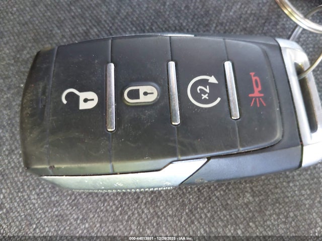 2020 RAM 1500 1C6RREFT2LN250978 Photo 10