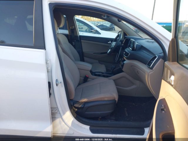 2019 HYUNDAI TUCSON KM8J33A4XKU844276 Photo 4