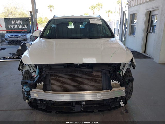 44013968 :رقم المزاد ، 5NMS24AJ1NH450071 vin ، 2022 Hyundai Santa Fe Sel مزاد بيع