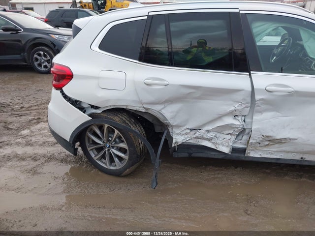 2018 BMW X3 5UXTR9C58JLC73199 Photo 5