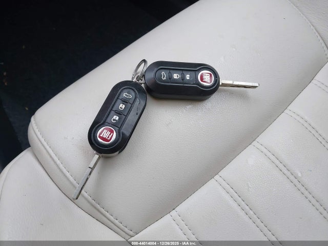 2017 FIAT 500 3C3CFFCR8HT611857 Photo 10