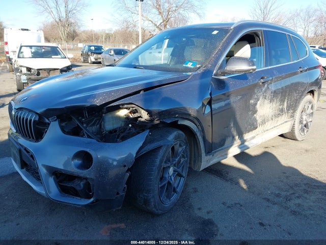 2016 BMW X1 WBXHT3C3XGP889721 Photo 1