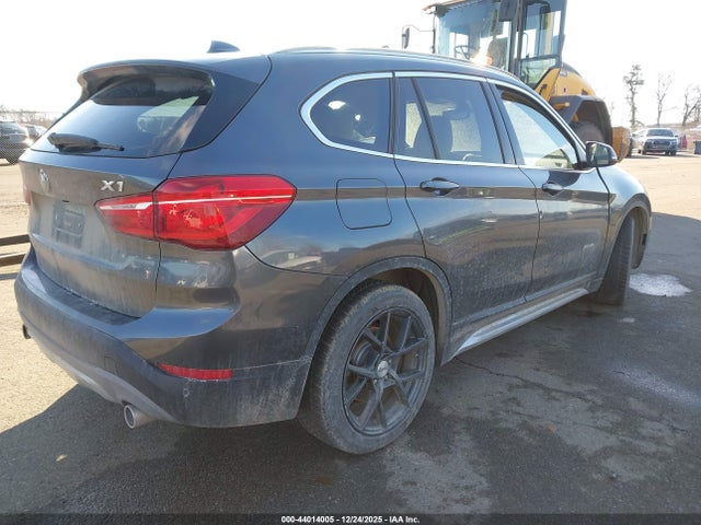 2016 BMW X1 WBXHT3C3XGP889721 Photo 3