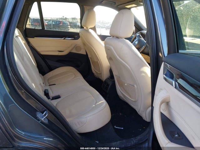 2016 BMW X1 WBXHT3C3XGP889721 Photo 7