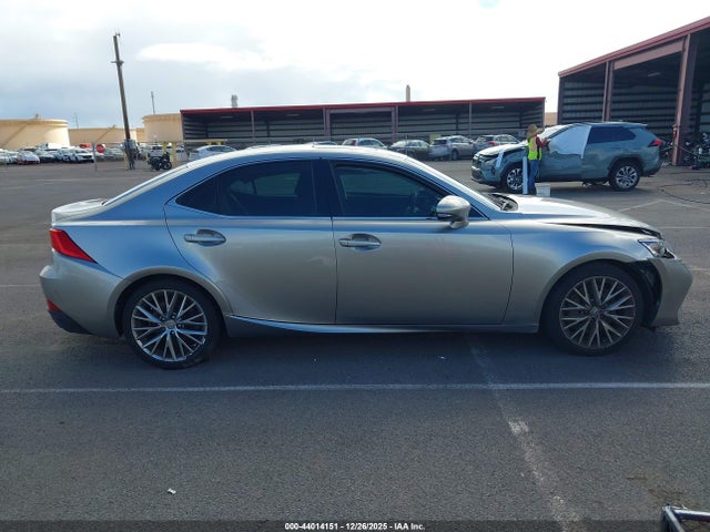 Lexus IS 200T 2017 JTHBA1D20H5060297 Image 13