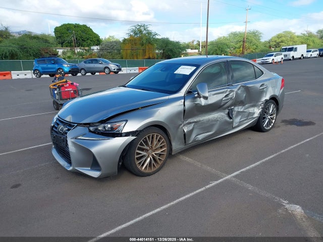 Lexus IS 200T 2017 JTHBA1D20H5060297 Image 2