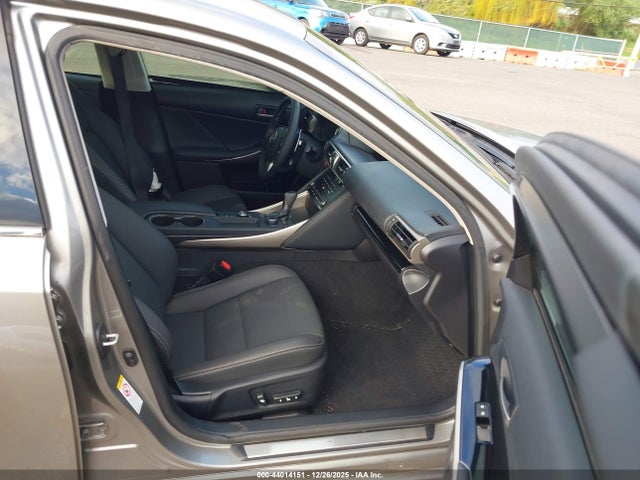 Lexus IS 200T 2017 JTHBA1D20H5060297 Image 5