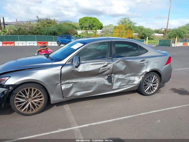 Lexus IS 200T 2017 JTHBA1D20H5060297 Image 6