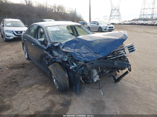 1VWAA7A3XJC045690 Volkswagen Passat