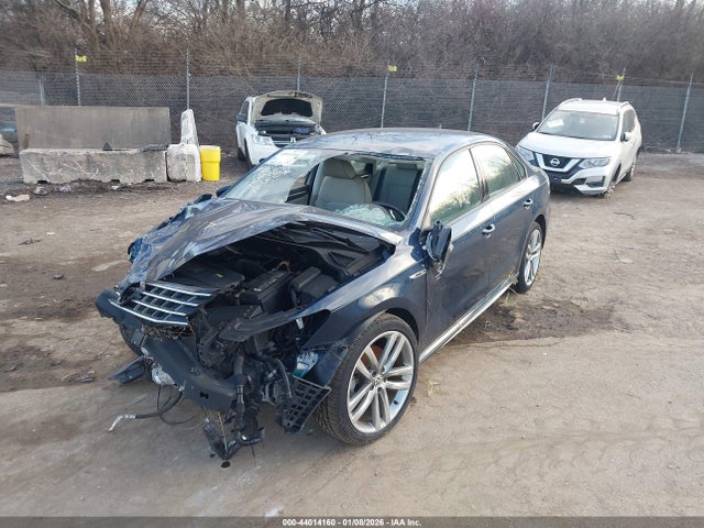 1VWAA7A3XJC045690 Volkswagen Passat