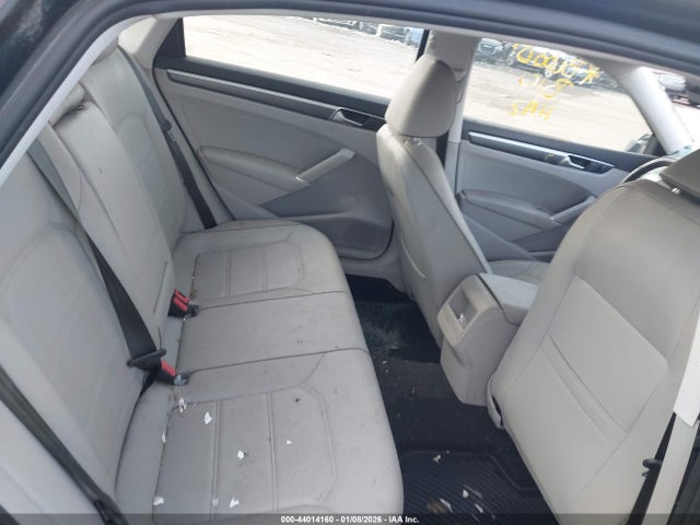 1VWAA7A3XJC045690 Volkswagen Passat