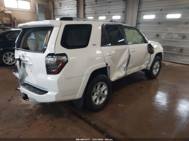 2019 TOYOTA 4RUNNER JTEBU5JR3K5617644 Photo 3
