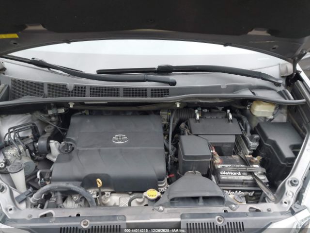 2016 TOYOTA SIENNA 5TDYK3DC3GS741334 Photo 9