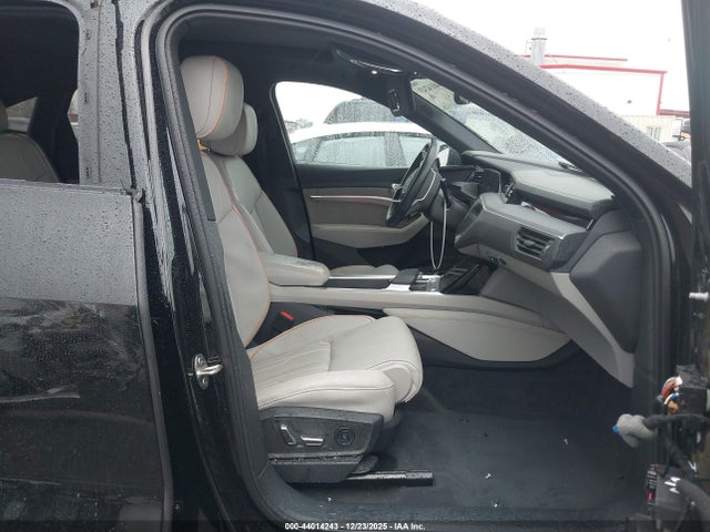 2024 AUDI Q8 E-TRON WA1DAAGE4RB013478 Photo 4