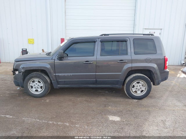 2016 Jeep Patriot Sport მანქანა იყიდება აუქციონზე, vin: 1C4NJPBA6GD575370, აუქციონის ნომერი: 44014274