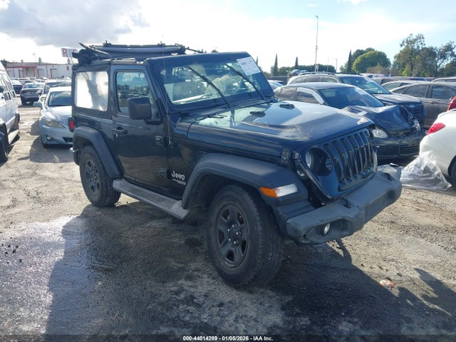 1C4GJXAG0JW282784 Jeep Wrangler Sport 4x4