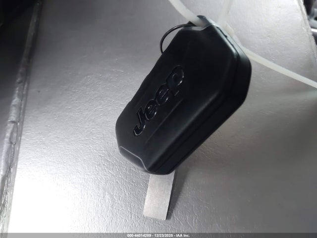 1C4GJXAG0JW282784 Jeep Wrangler Sport 4x4