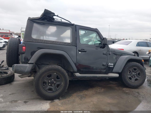 1C4GJXAG0JW282784 Jeep Wrangler Sport 4x4