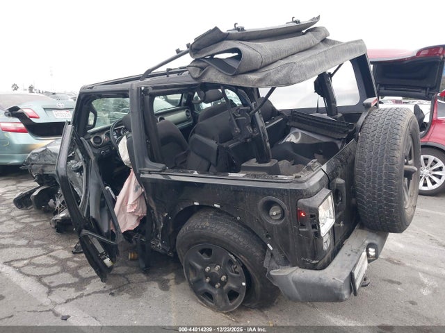 1C4GJXAG0JW282784 Jeep Wrangler Sport 4x4