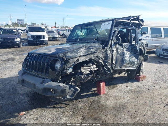 1C4GJXAG0JW282784 Jeep Wrangler Sport 4x4