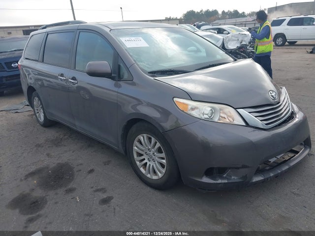 Auction sale of the 2015 Toyota Sienna Xle 8 Passenger, vin: 5TDYK3DC4FS598859, lot number: 44014321