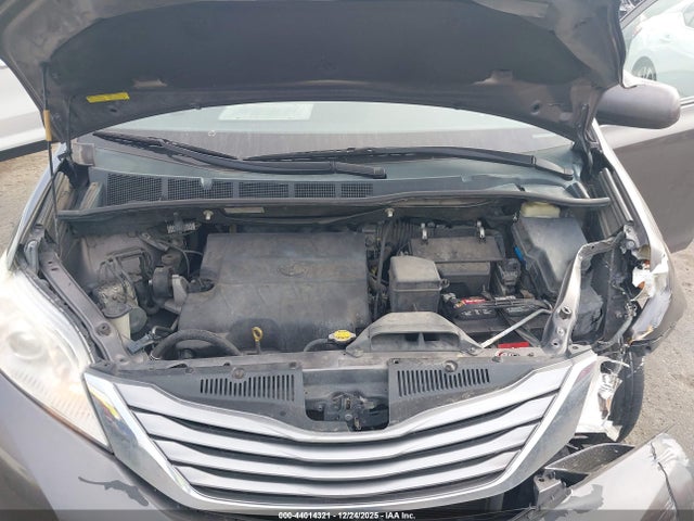 Auction sale of the 2015 Toyota Sienna Xle 8 Passenger, vin: 5TDYK3DC4FS598859, lot number: 44014321